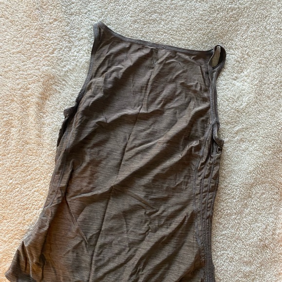 Sleeveless lululemon tank - Picture 2 of 3